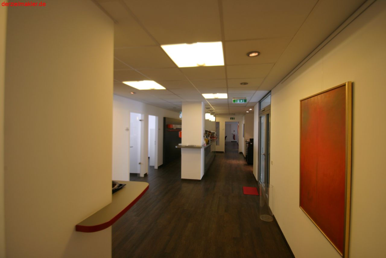 Wuppertal: Großzügige, angenehme Büroeinheit mitten in der Elberfelder City. 