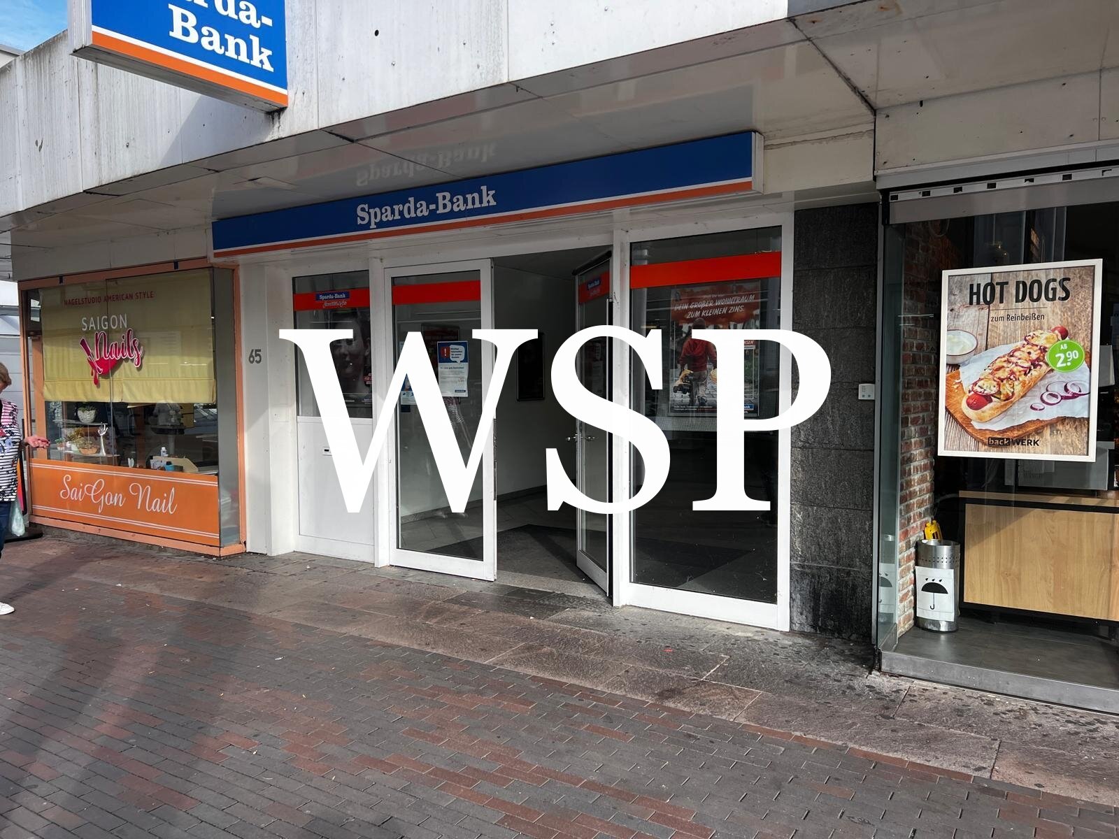 ***Mitten in der Fußgängerzone von Barmen***