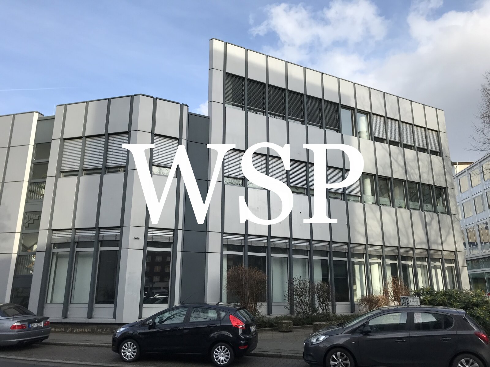 Die Einfahrt zur Fußgängerzone *** mit präsentem Ladenlokal direkt nutzen