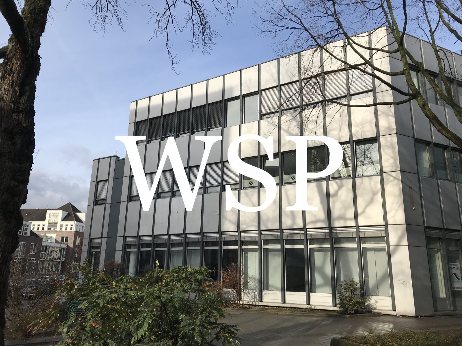 Die Einfahrt zur Fußgängerzone *** mit präsentem Ladenlokal direkt nutzen