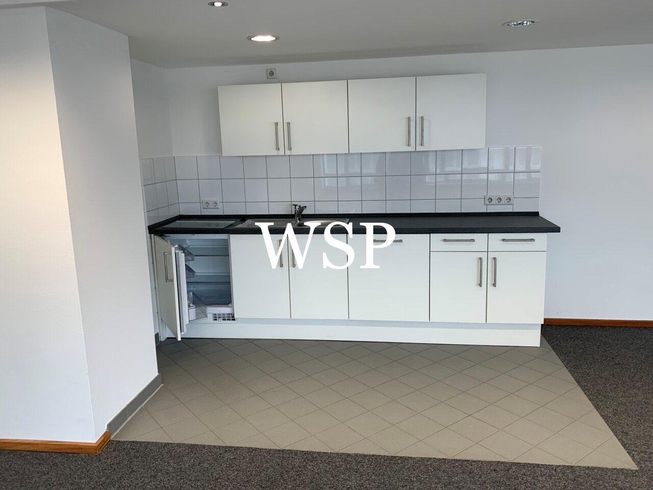 WSP: Praktisch geschnittene Büroflächen im Erdgeschoss mit viel Licht