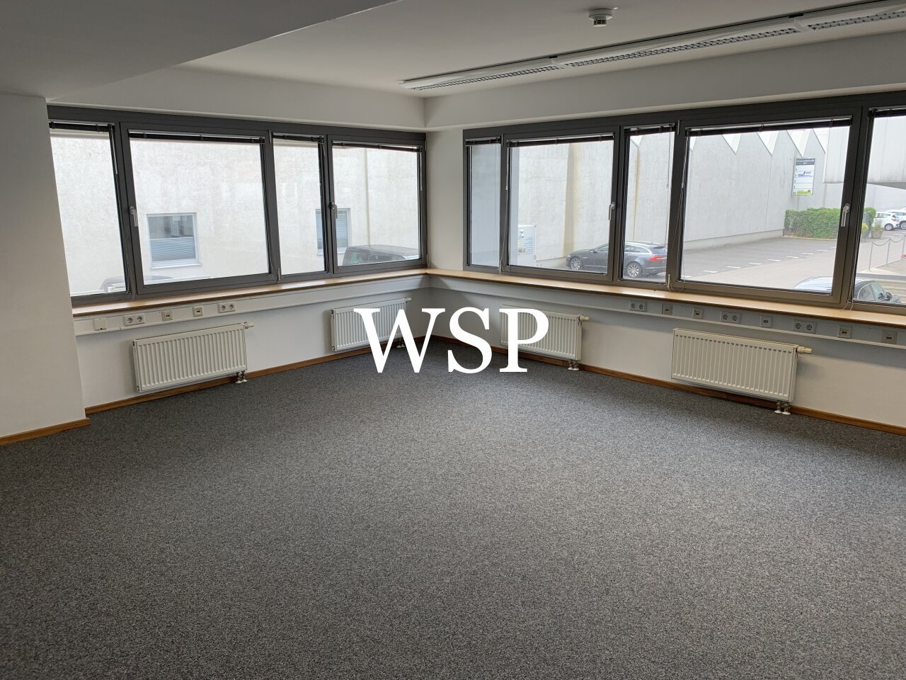 WSP: Praktisch geschnittene Büroflächen im Erdgeschoss mit viel Licht