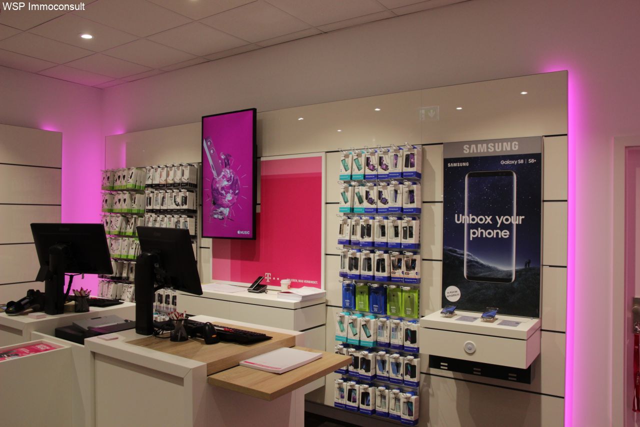 Laufkundschaft garantiert, direkt an der Bushaltestelle