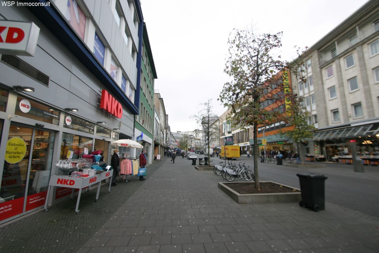 Auf der Hindenburgstrasse - der Flaniermeile in Mönchengladbach