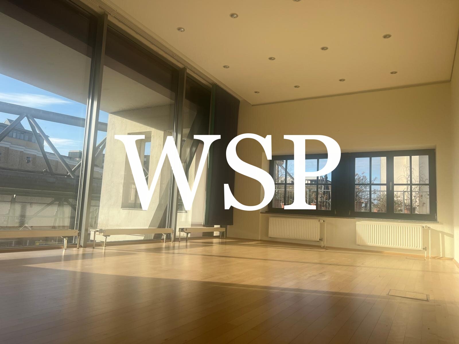 WSP: Büro- und Geschäftsgebäude mit modernem Flair und Ausblick auf die Schwebebahn***