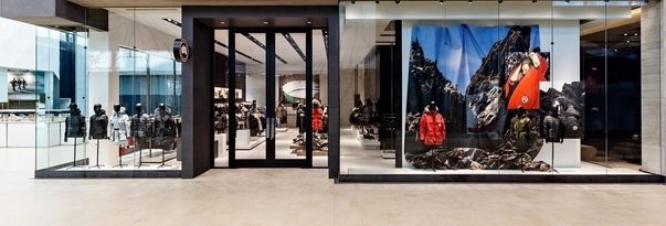 WSP: Diese Lage verkauft für Sie: Frequenzstarke Eckfläche mit 30 m Schaufensterfront