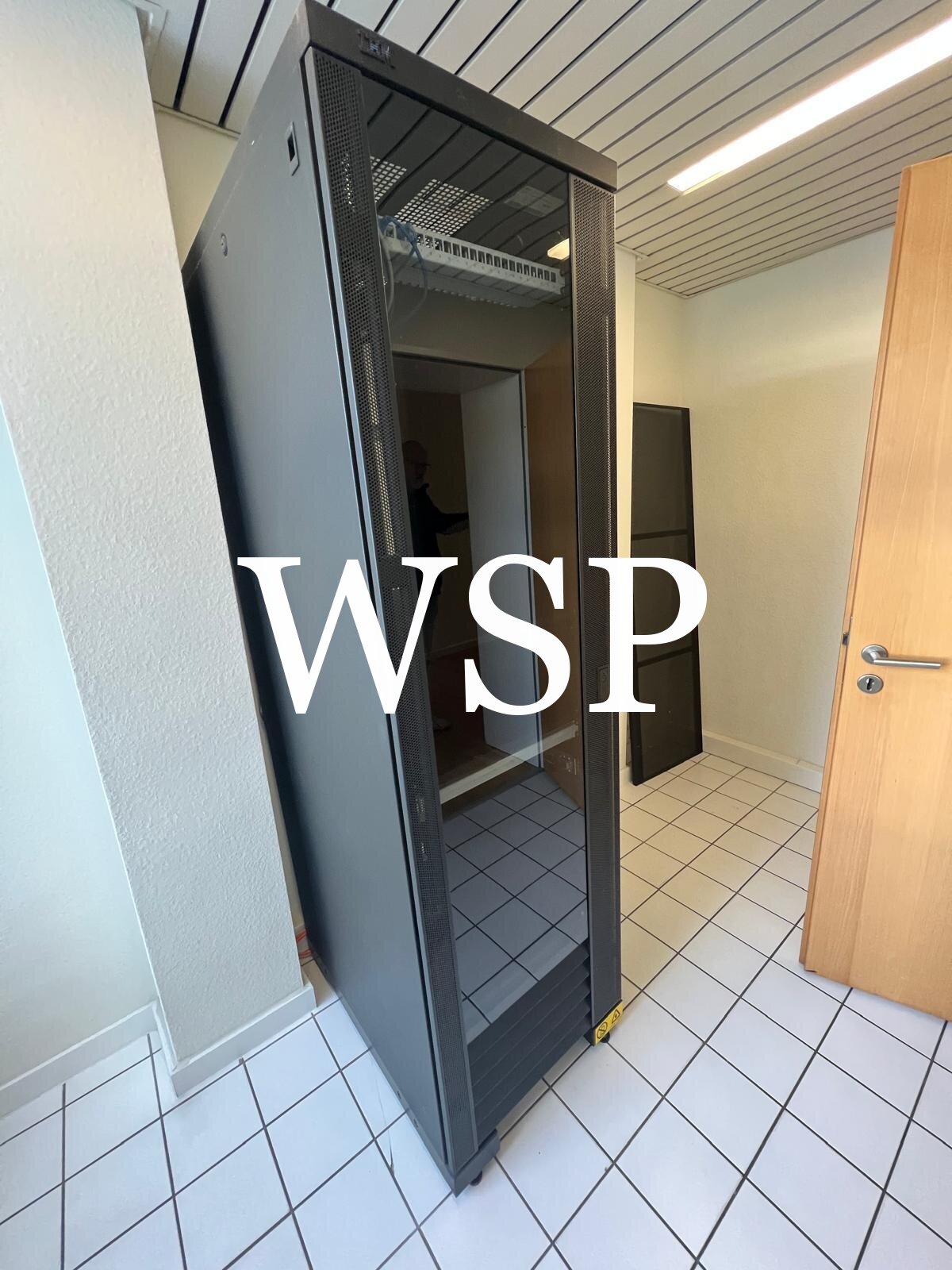 Datenverkabelungsschrank