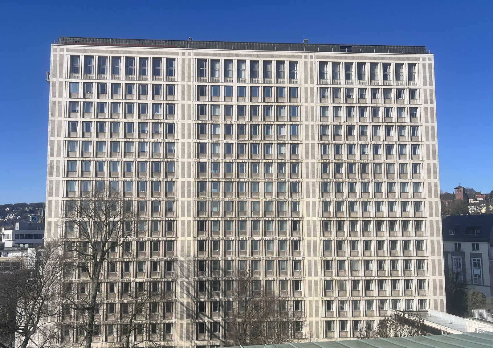 Wuppertal: WSP: Repräsentative Büroflächen mit spektakulärem Weitblick – Arbeiten über den Dächern von Wuppertal-Elberfeld 