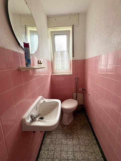 Gäste-WC 1. OG Gäste-WC 1. OG